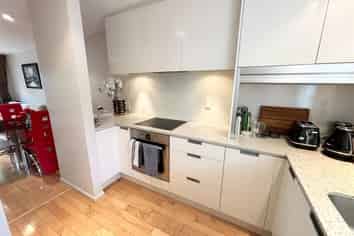 18b St Albans Street, Saint Albans