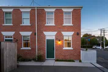 4/30 Hargest Crescent, Sydenham