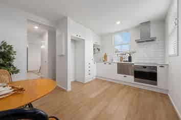 4/30 Hargest Crescent, Sydenham