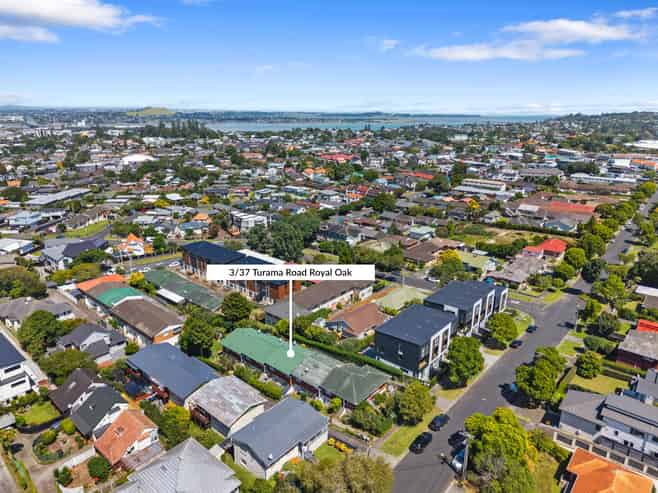 3/37 Turama Road, Royal Oak