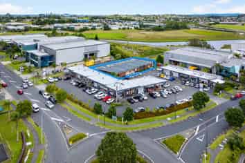 Modern, Top Quality North Shore Investment