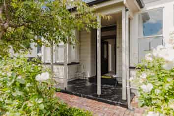 24 Albert Street, Saint Clair