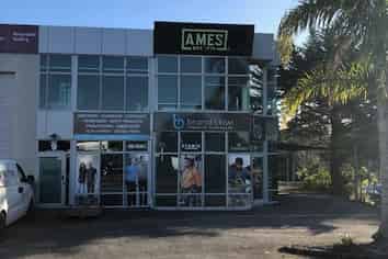 Albany Office with 4 carparks 117m2