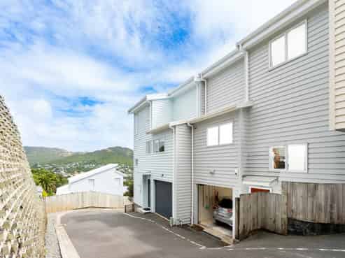 5/143 Cockayne Road, Khandallah