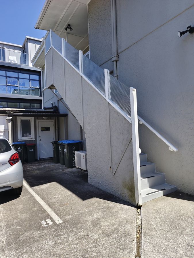 Waterfront Standalone Building for Lease Now - Widok 4
