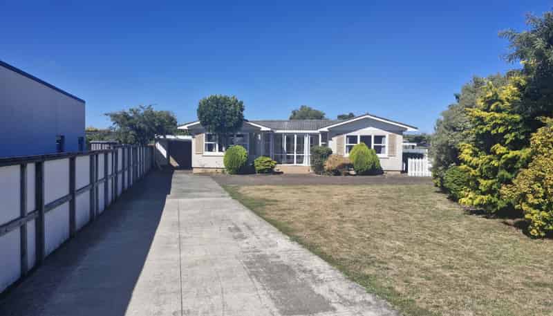 11 Julian Place, Westown