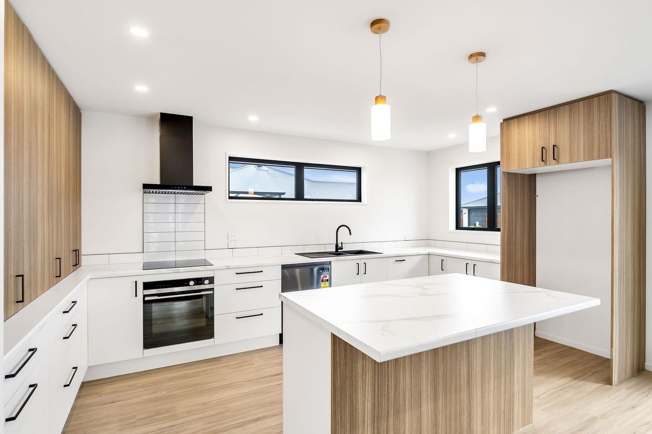 Owners Want This Sold, Brand New & Ready Now - Aanzicht 2