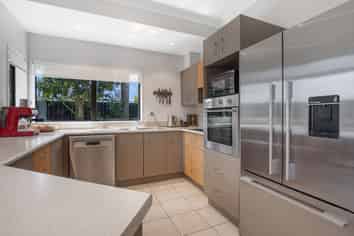 2 Four Oaks Place, Pukekohe