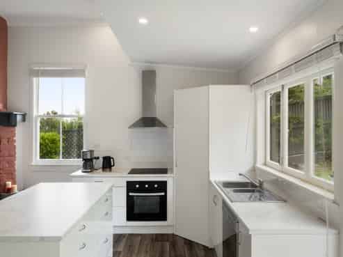 601 Sealey Street, Thames