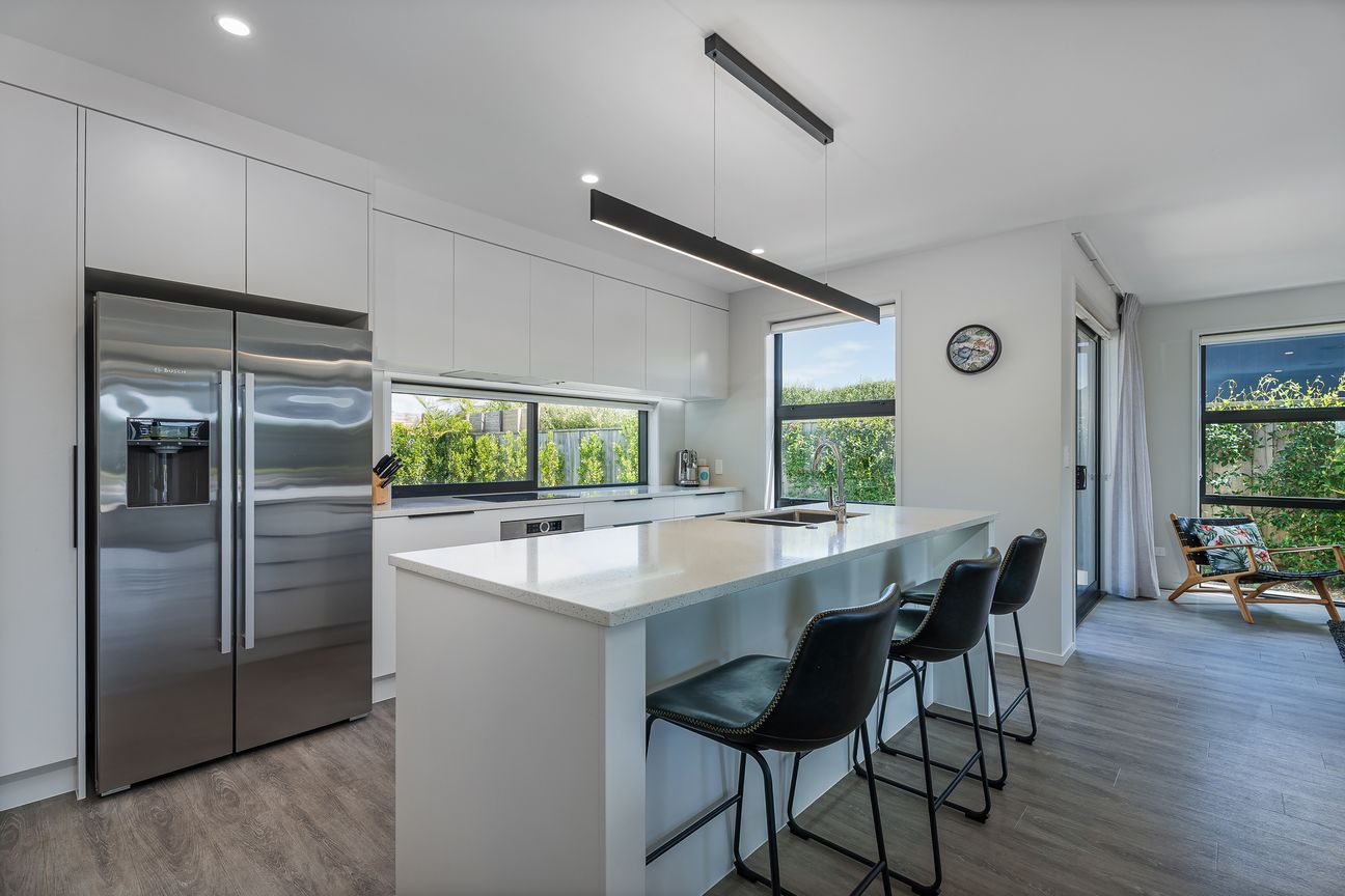 ELEVATED 'INNER CIRCLE' PREMIER LIVING - SUPERB - Aanzicht 2