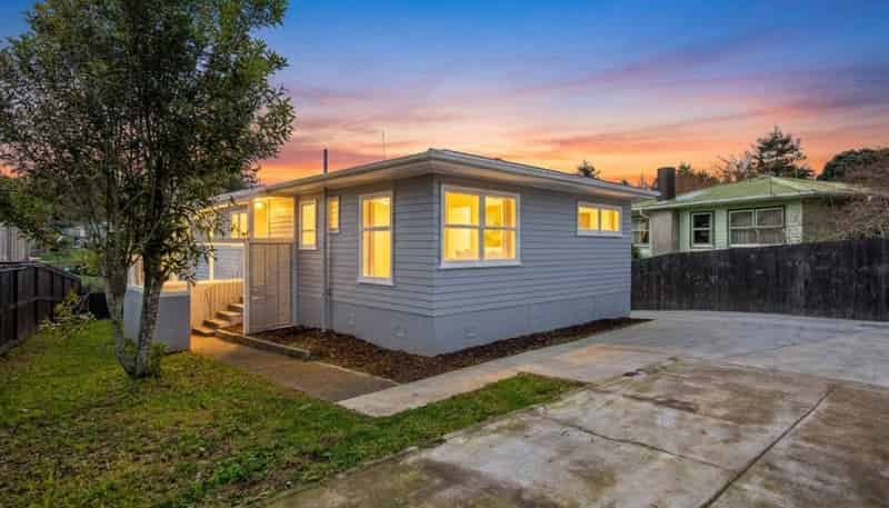 16 La Rosa Street, Green Bay