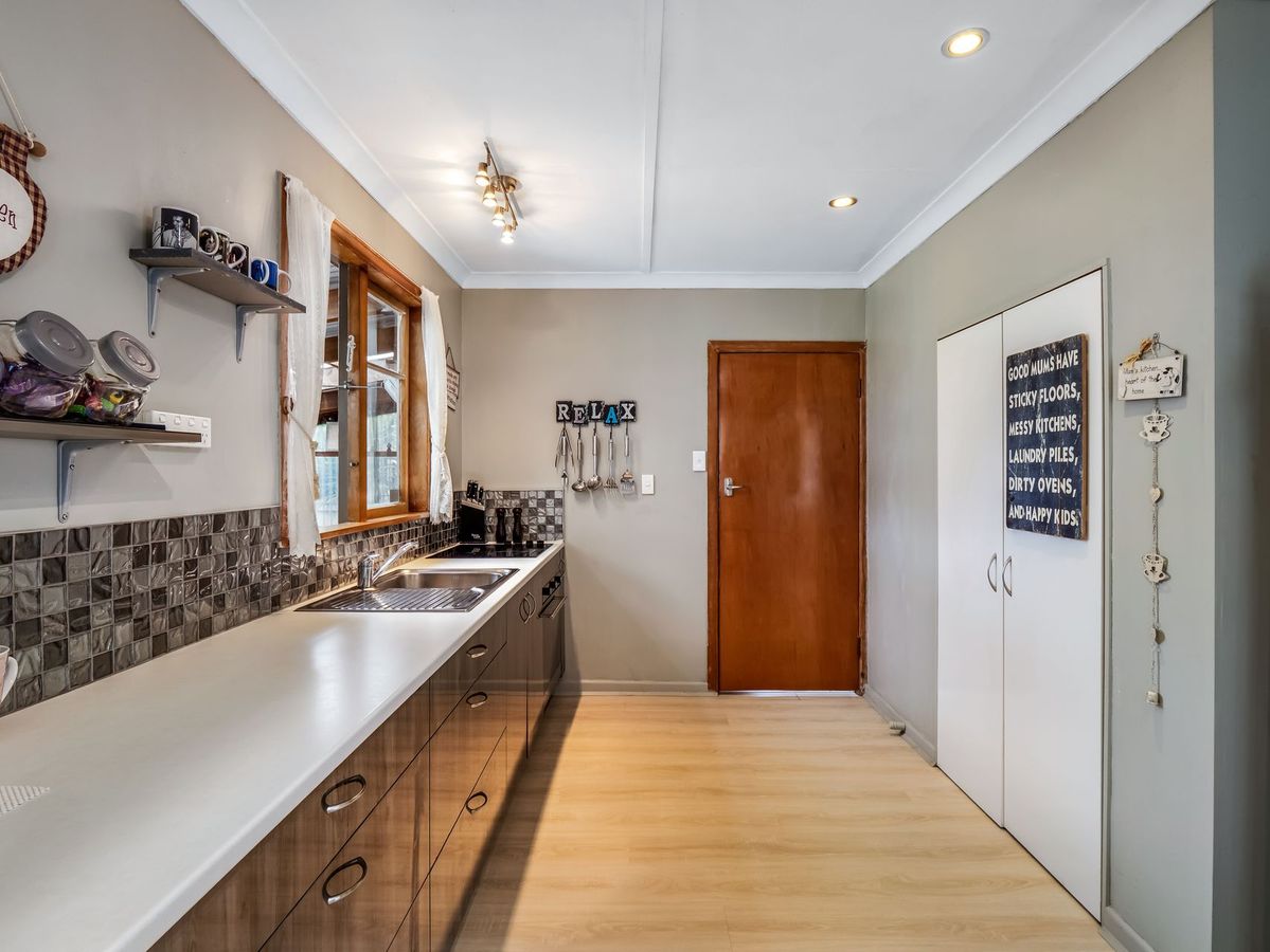 Say Hello to a Fabulous Buy.... Family Living! - Widok 3
