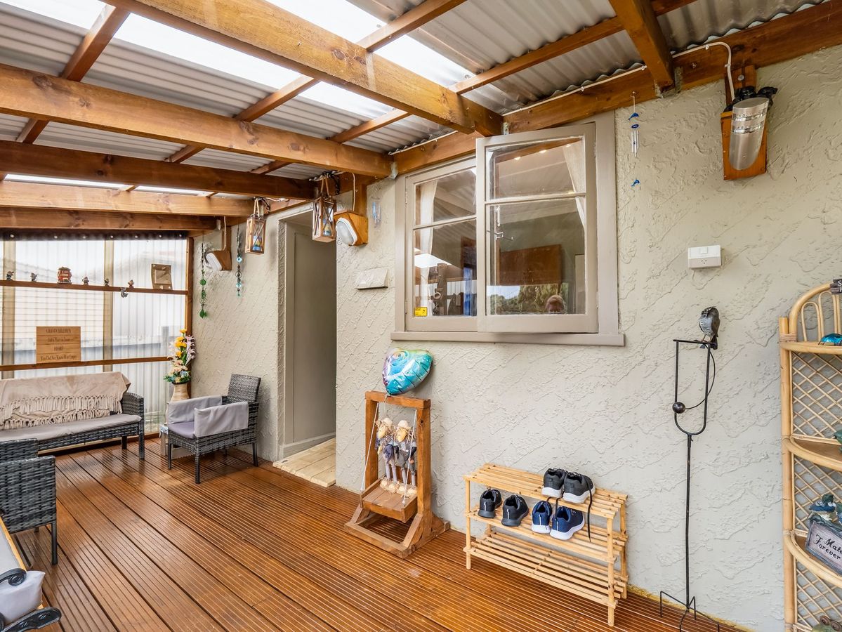Say Hello to a Fabulous Buy.... Family Living! - Widok 4