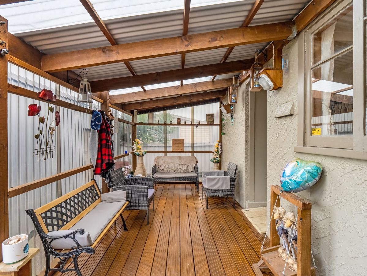 Say Hello to a Fabulous Buy.... Family Living! - Widok 5