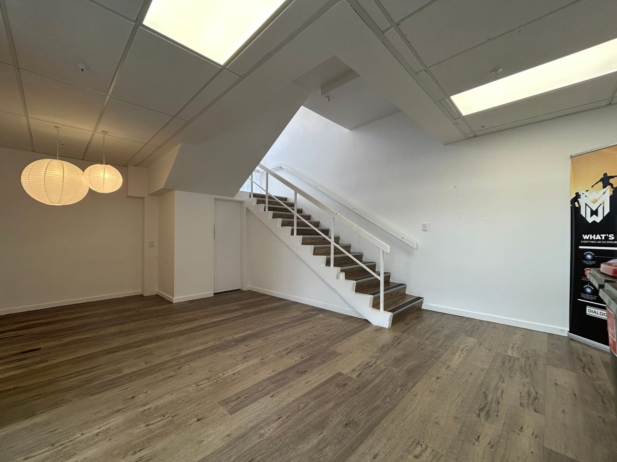 Recently Refurbished Offices with Car Parks - Ansicht 6