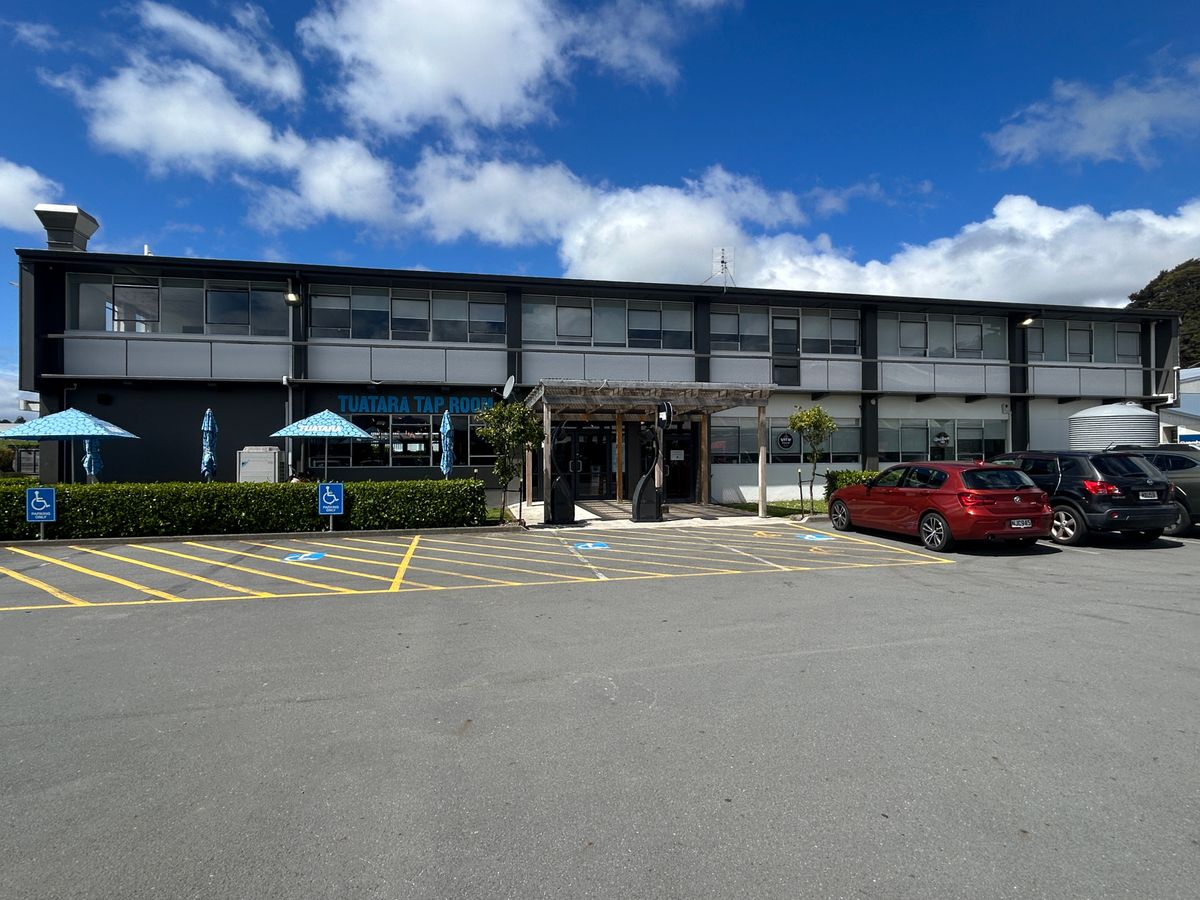Recently Refurbished Offices with Car Parks - Ansicht 4