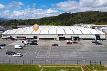 Warehouse-Style Retail