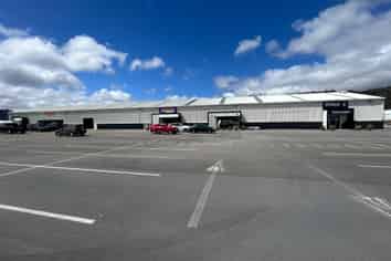 Warehouse-Style Retail