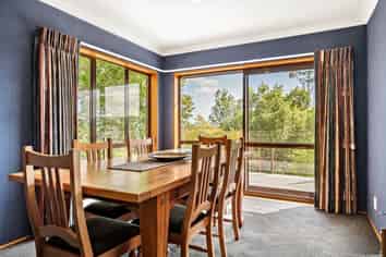 115 Sandstone Road, Whitford