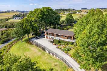 115 Sandstone Road, Whitford