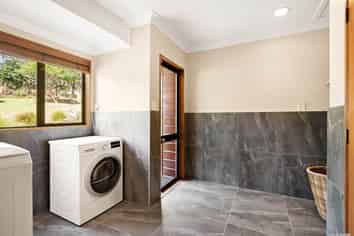 115 Sandstone Road, Whitford