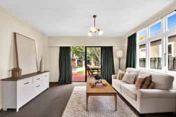 444 Worcester Street, Linwood