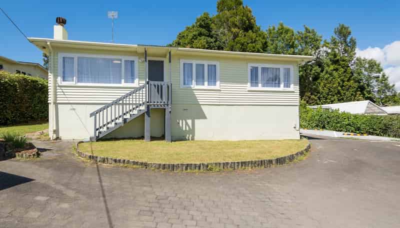 22b Kaipatiki Road, Glenfield