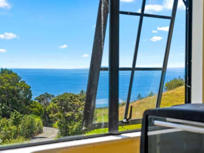 65 M Greenwood Road, Leigh