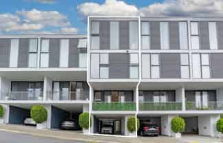 82 Fisher-Point Drive, Auckland Central