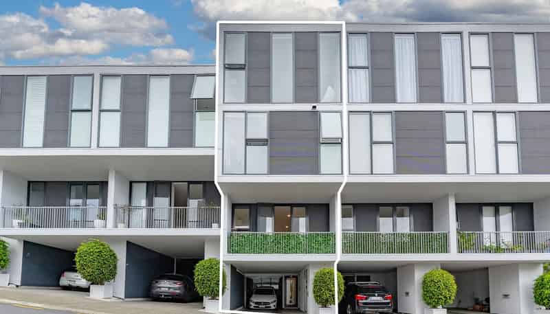 82 Fisher-Point Drive, Auckland Central