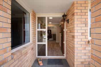 4 Merlin Close, Huntington