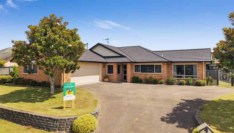 4 Merlin Close, Huntington