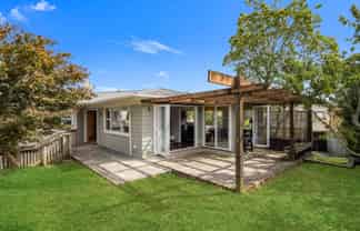 10 Awaroa Road, Sunnyvale