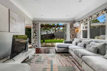 10 Awaroa Road, Sunnyvale