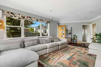 10 Awaroa Road, Sunnyvale