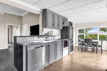 122 Cordelia Street, Stratford