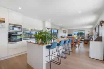 105 Rangiora Crescent, Matarangi