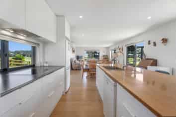 105 Rangiora Crescent, Matarangi