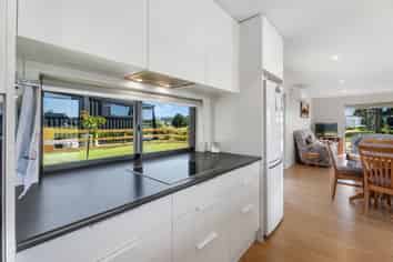 105 Rangiora Crescent, Matarangi