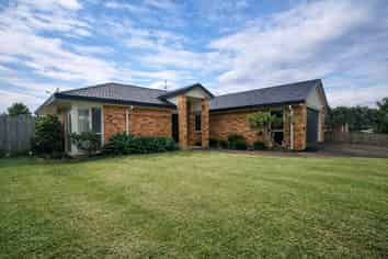 52 Nicholas Road, Somerville