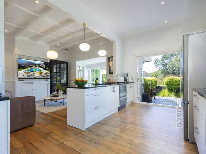 56 Queen Street, Riverhead