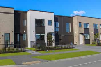 7 Pepene Avenue, Takanini