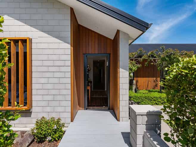 12 Ellesmere Close, Pyes Pa