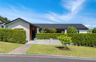 12 Ellesmere Close, Pyes Pa