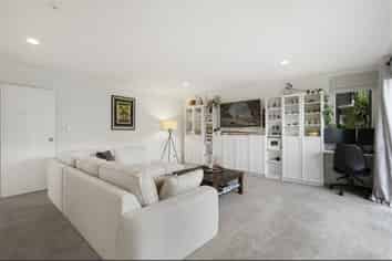 5 Mirbeck Avenue, Cambridge