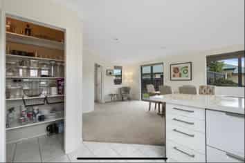 5 Mirbeck Avenue, Cambridge