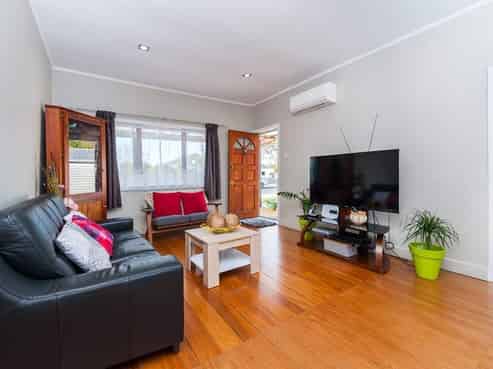 Auckland - Address withheld