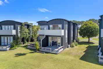 22/101 Harbour Drive, Matarangi