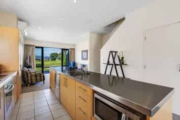 22/101 Harbour Drive, Matarangi