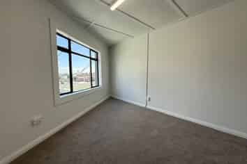 Sleek Jervois Road Office | 82 m2